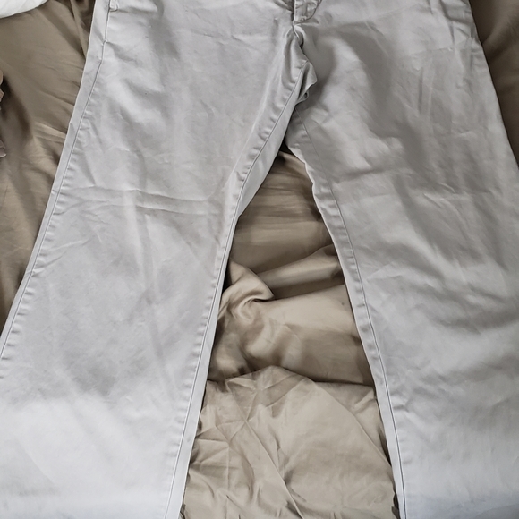 Banana Republic Mens chino pants size 33/34 - Picture 2 of 3